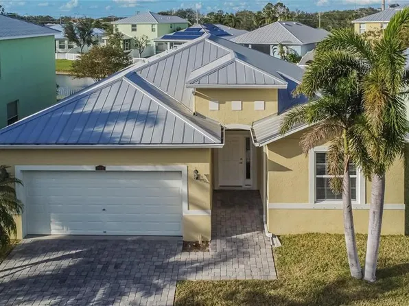 442 Bahama Grande Blvd, Apollo Beach, FL 33572