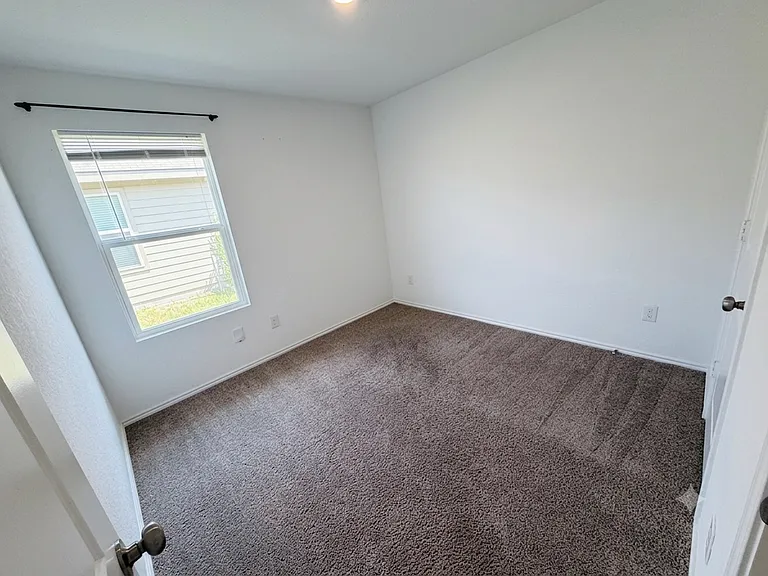 5410 Daphne Path — Photo 4