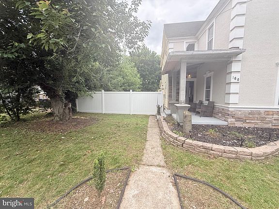 3rd image of 160 W Lincoln St