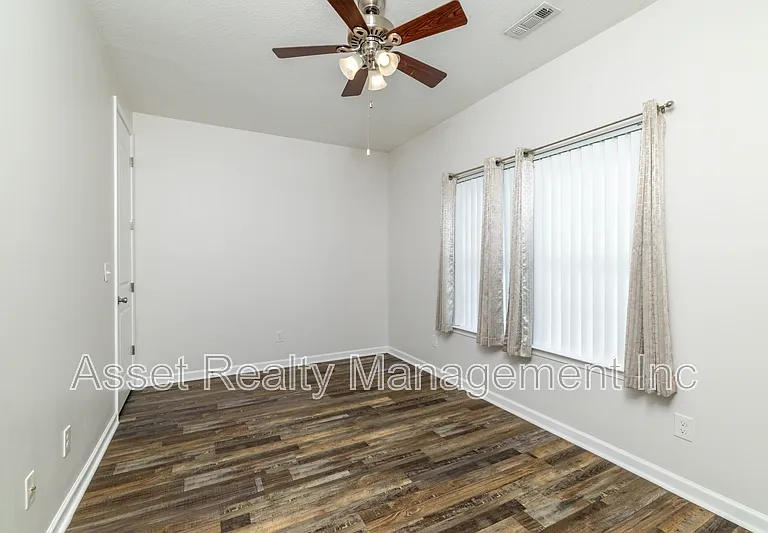 5532 Libby Way — Photo 13