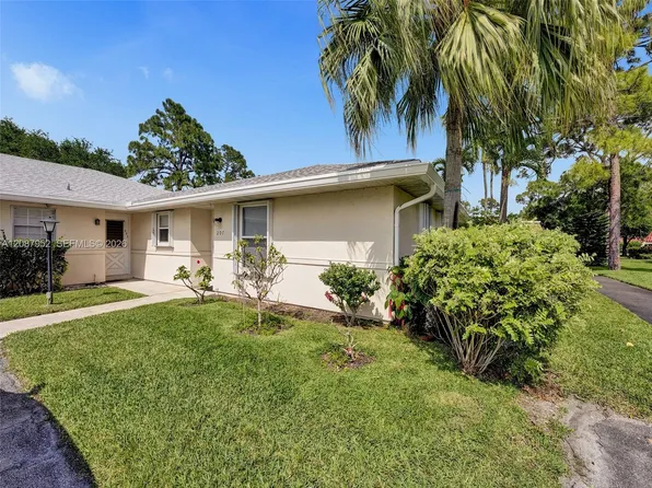 207 Cape Cod Cir #207, Lake Worth, FL 33467