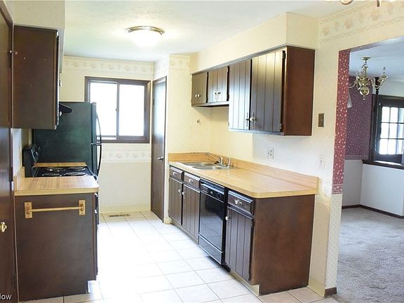 4th image of 20270 Glenwood Ln