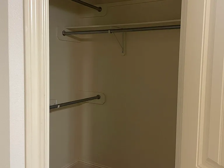 660 Spencer Ln — Photo 21