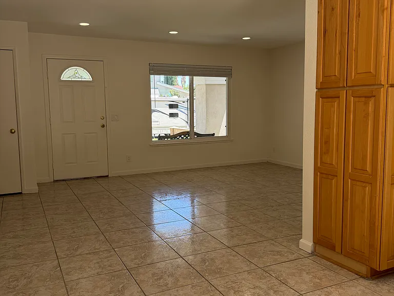 14921 Pinehaven Rd — Photo 8
