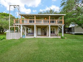 1551 Bayview Dr, Palacios, TX 77465