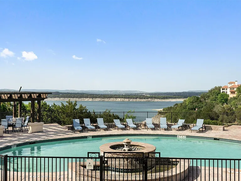 201 Costa Bella Dr — Photo 34