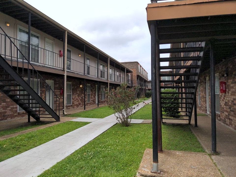 1st image of 6320 Riverside Dr APT 211