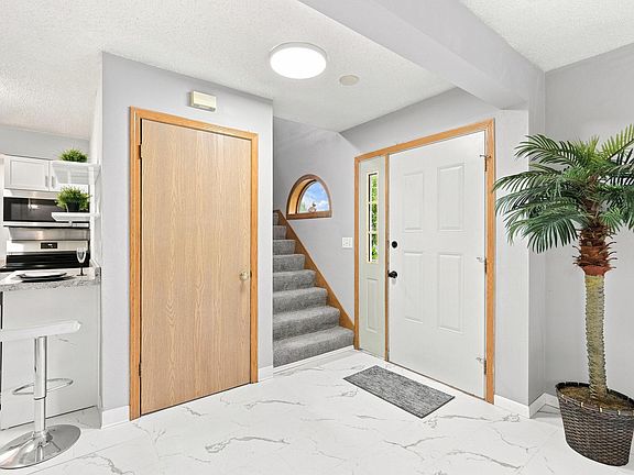 5th image of 2622 Dupont Ave N