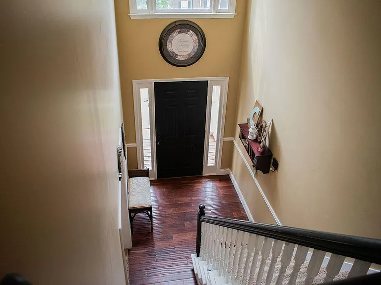 1028 Queensbury Run — Photo 5