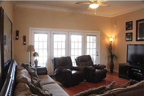 4th image of 1069 Bear Creek Cir