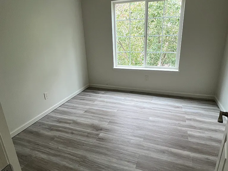 918 SE Portlandia Ave — Photo 4