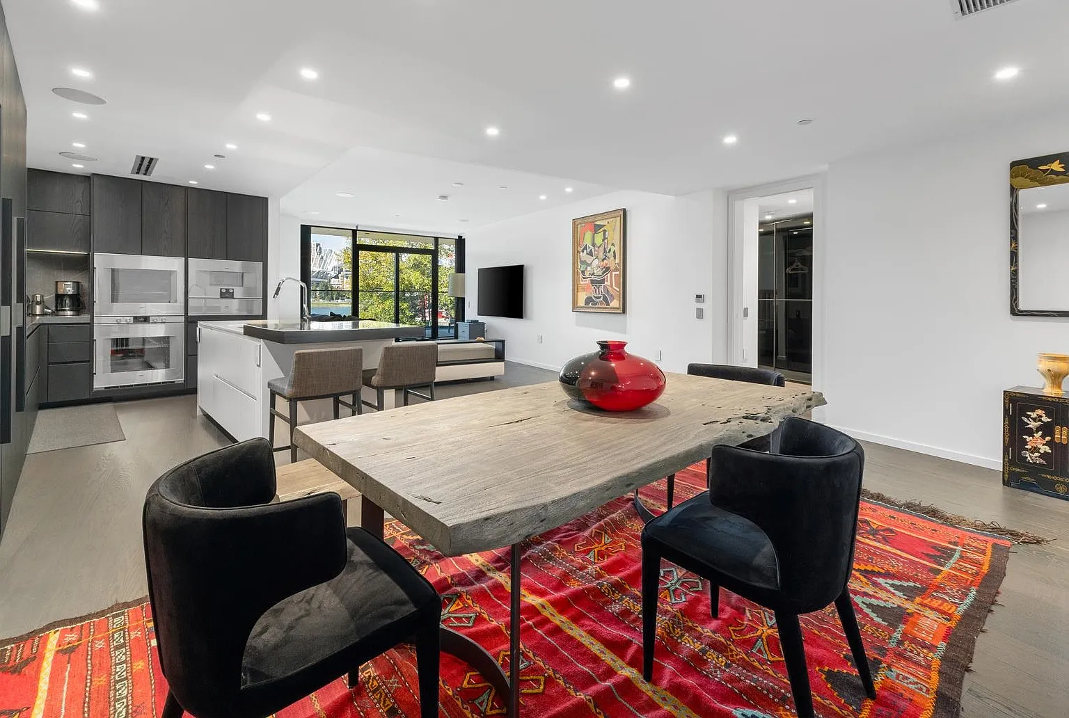 2 bed, 1440 sqft, $10,000 — Photo 3