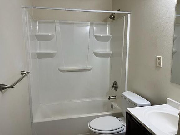 4th image of 19614 69th Pl W APT 2
