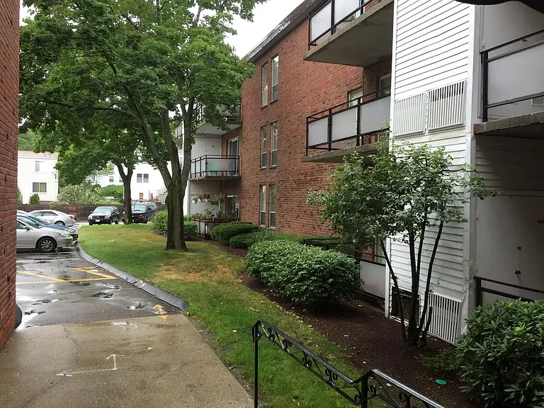 57 Broadlawn Park — Photo 11