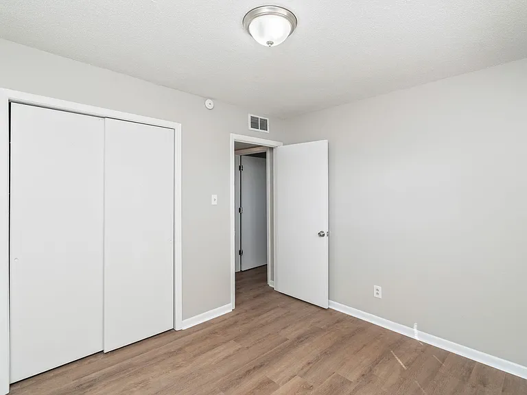 2716 Holbrook Dr #H — Photo 12