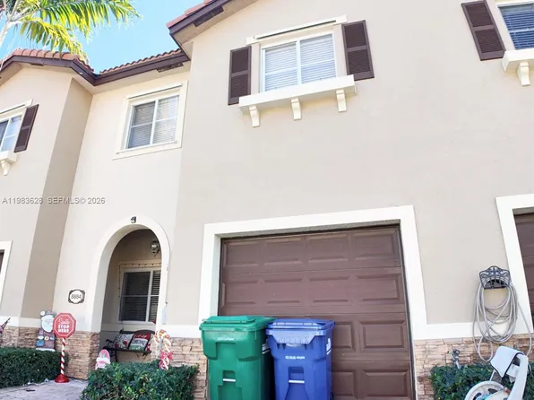 8884 SW 220th Ln, Cutler Bay, FL 33190