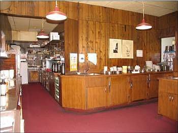 5th image of 4415 SE Woodstock Blvd