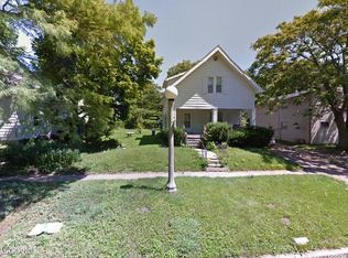 706 Stoughton St, Urbana, IL 61801