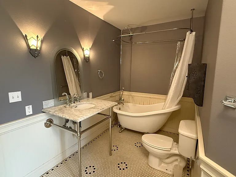 Upstairs Bathroom
