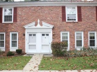 1185 Dickinson St, Springfield, MA 01108