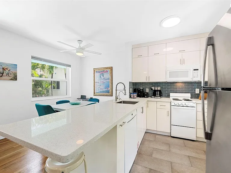 3015 Seville St #6 — Photo 10
