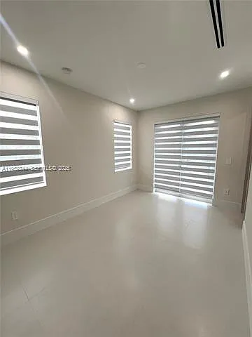 7850 SW 67th Ave — Photo 39