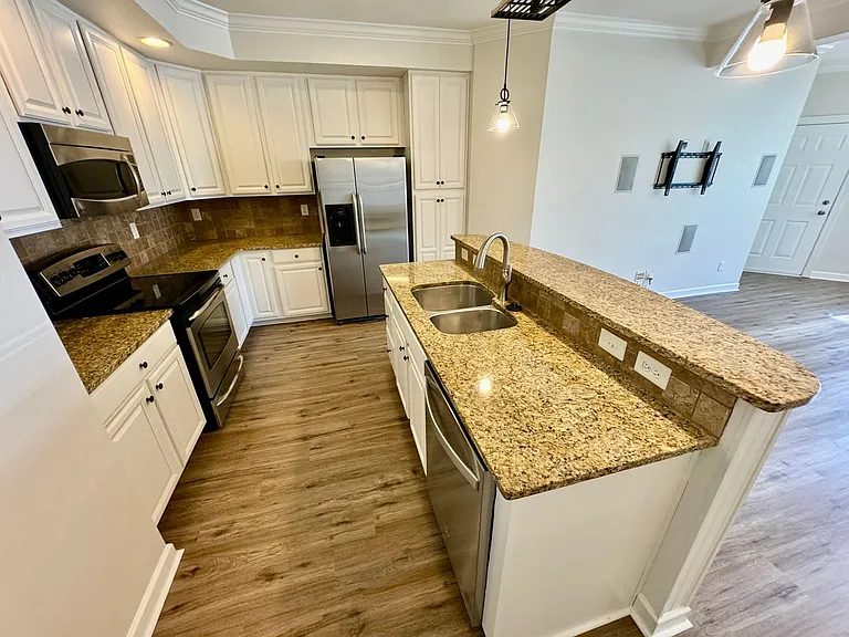 1540 S Church St #L — Photo 12