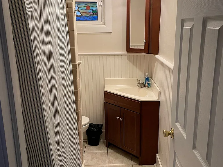 Upstairs Full Bath