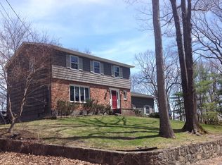 2 Hemlock Trl, New Fairfield, CT 06812