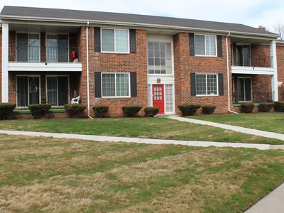 25361 Shiawassee Cir APT 202, Southfield, MI, 48033