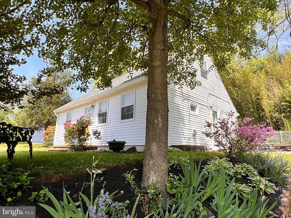 1st image of 828 Clifton Ave