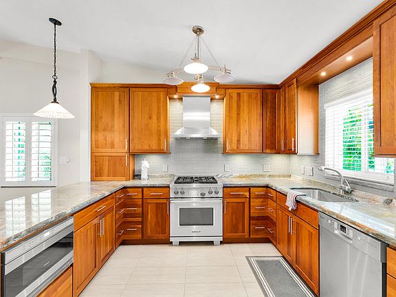 4th image of 155 Plantation Ave