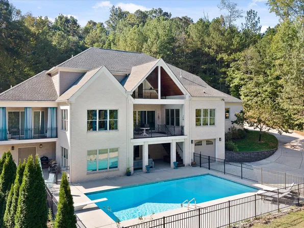 2008 River Bluff Dr, Hixson, TN 37343