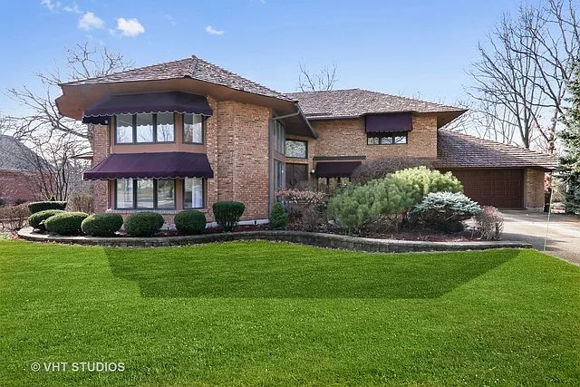 702 Brougham Ln photo 1