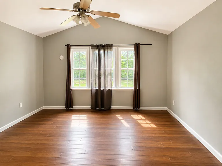 550 Walnut Shade Rd — Photo 3