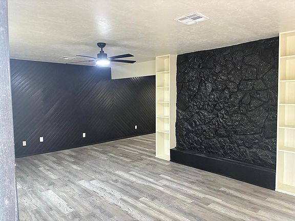 3rd image of 8501 Pecan Hill Rd