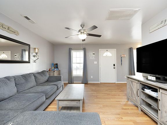5th image of 138 Randolph Dr
