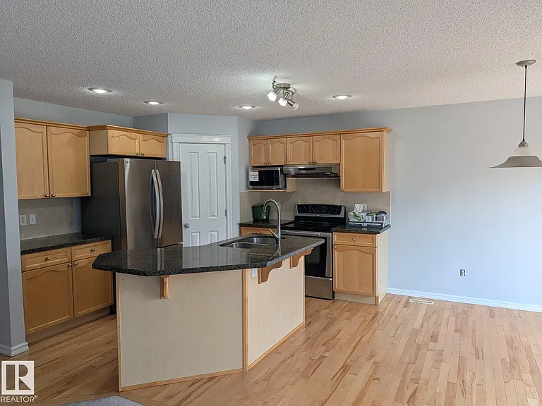 4609 163a Ave NW — Photo 6