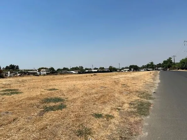 869 S Indiana Street, Porterville, CA 93257