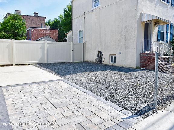 3rd image of 109 Lafayette Ave