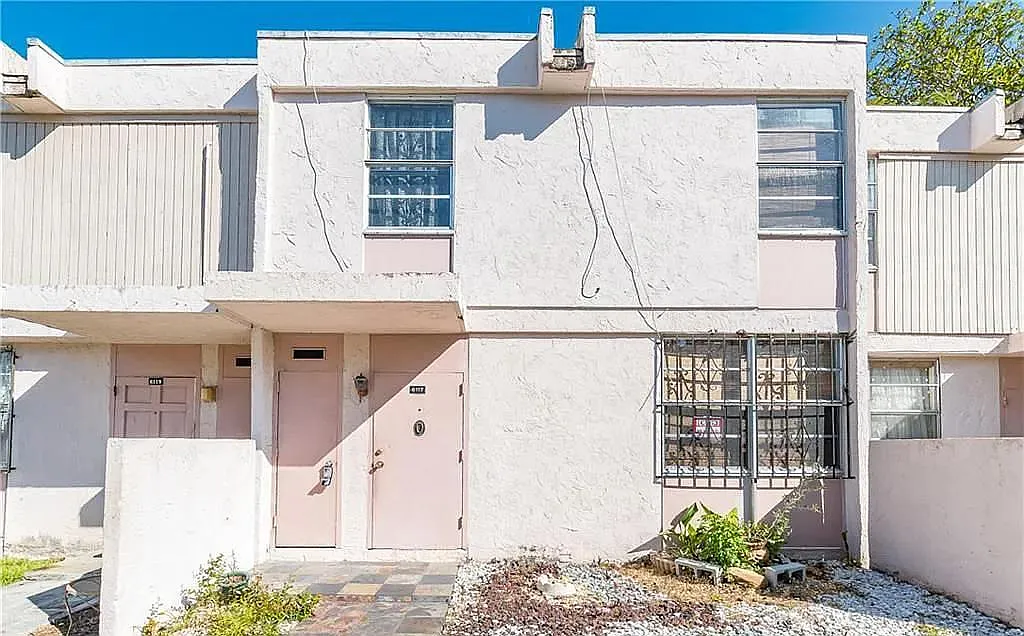 4 bed, 1130 sqft, $2,699 — Photo 4