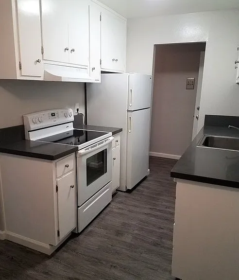 Hayward Summit Apartments, LLC — Photo 8