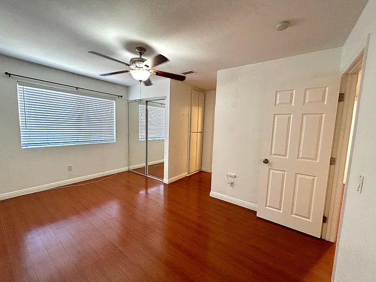 1039 Mount Olive Dr — Photo 6