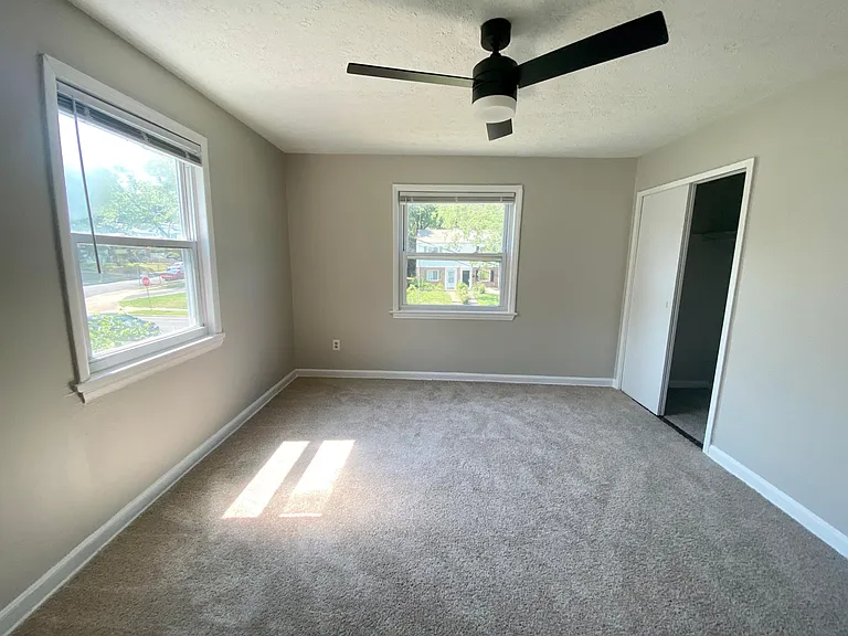 2304 Glendale Ter #2304 — Photo 9