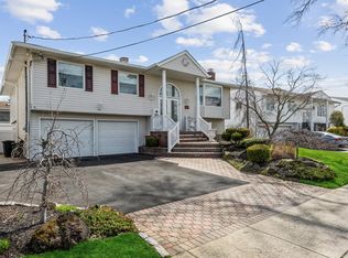 3011 Beach Dr, Merrick, NY 11566