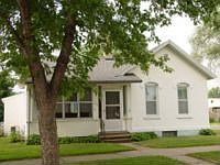 1st image of 553 E Wabasha St