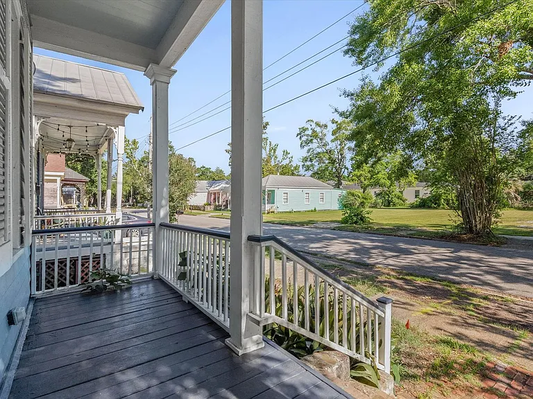 957 Savannah St — Photo 15