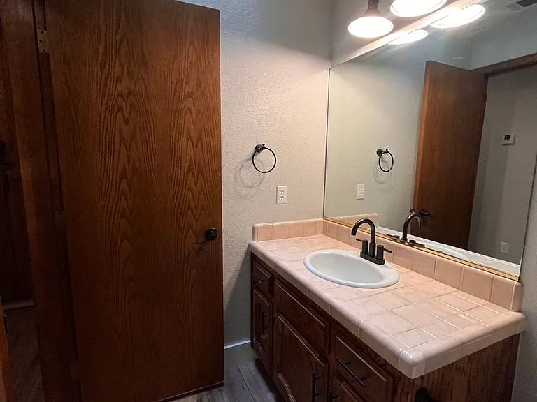 540 N Peppertree St — Photo 20