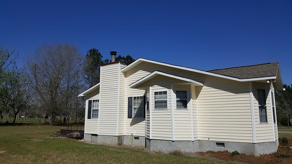 Left side - 613 Windcrest Dr