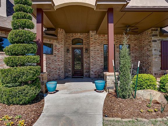 3rd image of 1701 Duxsford Ct